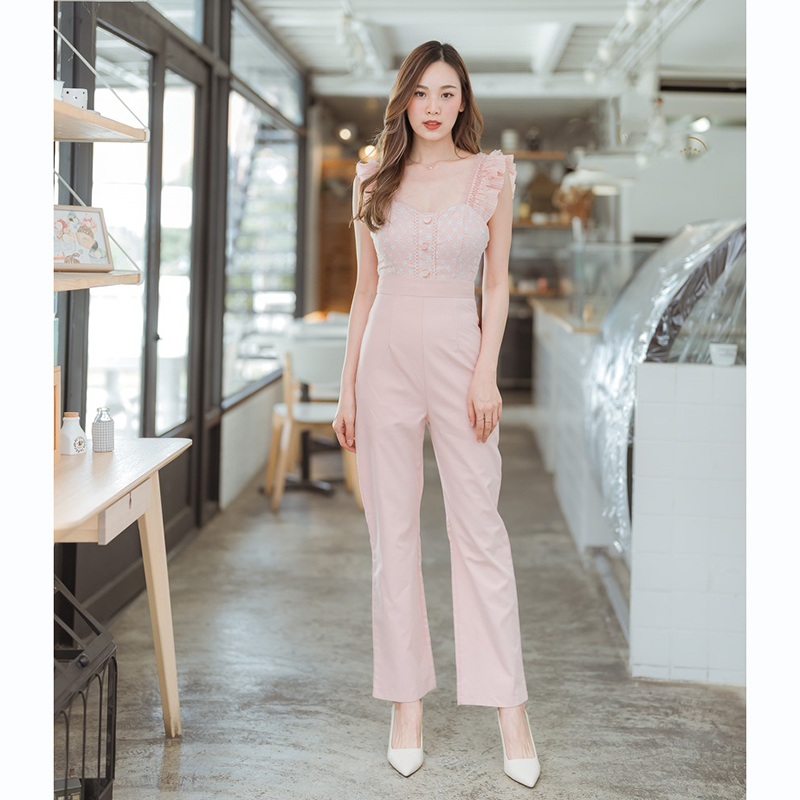 kudapy จั๊มสูทขายาวสีชมพู/สีเขียว สายเดี่ยวระบายแขนกุดลูกไม้สวยดูดี