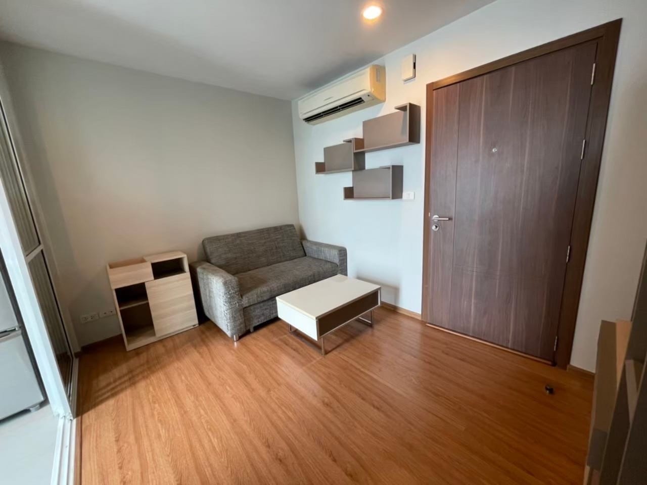 ปล่อยเช่าคอนโด The Base Sukhumvit 77 (เดอะ เบส สุขุมวิท 77) - 1ห้องนอน 1ห้องน้ำ 1ห้องนั่งเล่น - ใกล้ BTS อ่อนนุช - ขนาดห้อง 30 ตรม. ชั้น 34 ตึก B