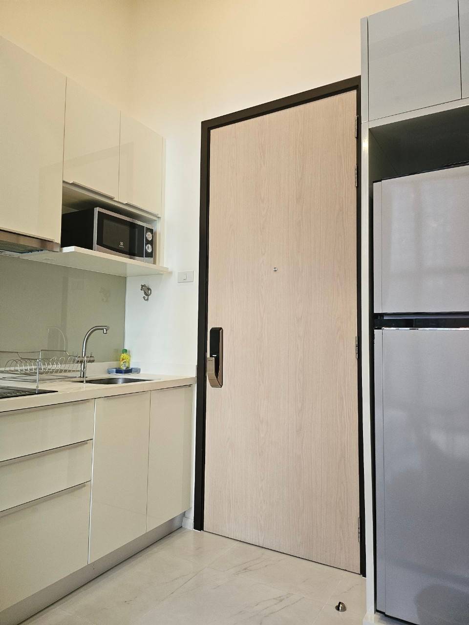 ปล่อยเช่าคอนโด Chewathai Residence Asoke (ชีวาทัย เรสซิเดนซ์ อโศก) - 1ห้องนอน 1ห้องน้ำ 1ห้องนั่งเล่น - ใกล้ MRT พระราม 9 - ขนาดห้อง 29+5 ตรม. ชั้น 21