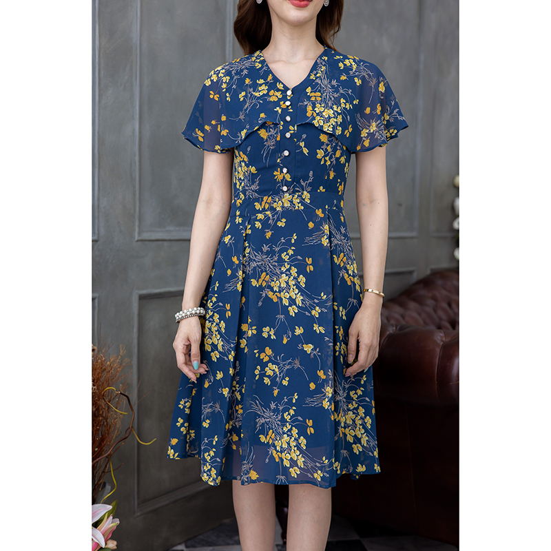 kudapy เดรสสั้นสีขาว/สีกรม ผ้าชีฟองลายดอกสวยสดใส เป็นแขนระบาย กระโปรงจับจีบ ช่วงอกมีดีเทลแต่งกระดุม สวยพริ้ว