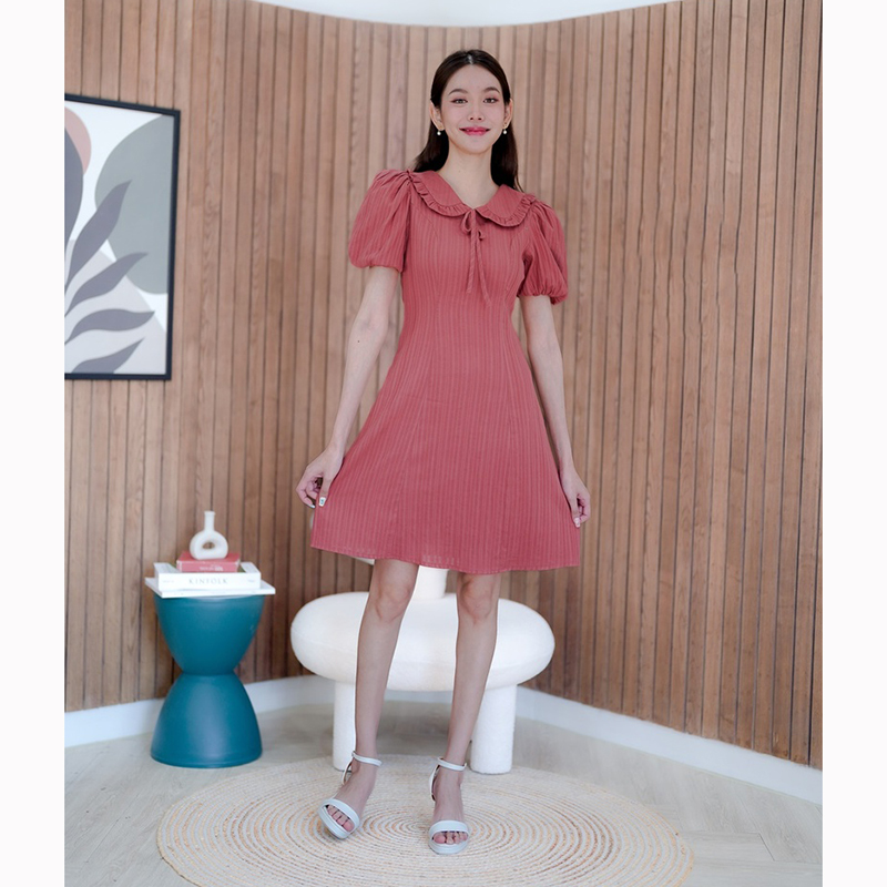kudapy เดรสสั้นสีขาว/สีชมพู/สีฟ้า ผ้าทอแขนจั๊มผูกโบว์