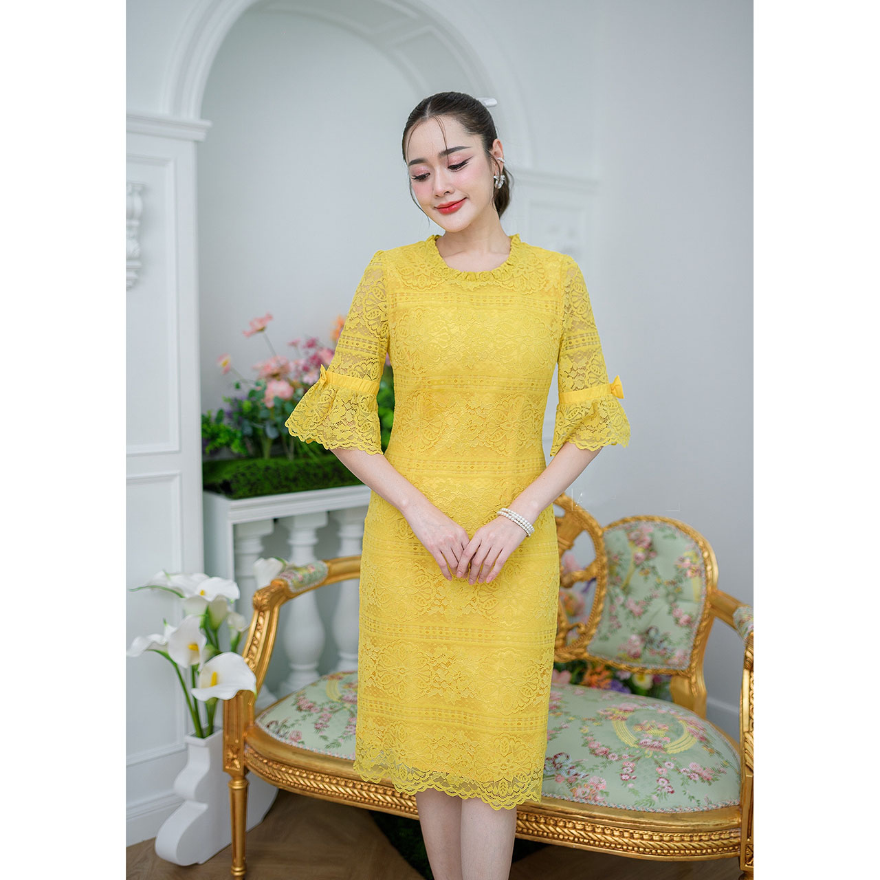 kudapy เดรสสั้นสีชมพูโอรส/สีเขียว/สีเหลือง ลูกไม้ตัวสวย ผ้านิ่ม รุ่นนี้ดีไซน์สวยหวานมากค่ะ ทรงใส่ง่าย ช่วงปลายแขนระบายรอบแขนแต่งโบว์