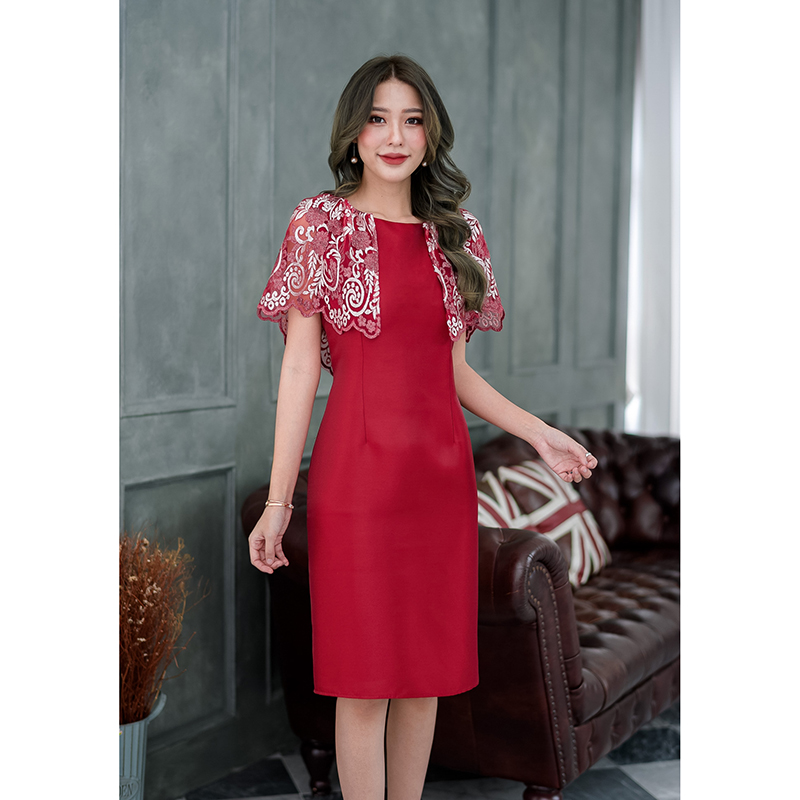 kudapy เดรสสั้นสีแดงเลือดหมู/สีฟ้า/สีกรม/สีชมพู เดรสผ้าไหมญี่ปุ่นดีไซน์ช่วงบนเป็นแบบงานผ้าลูกไม้เงาปักลาย ดีไซน์คลุมไหล่ระบายแบบเก๋ๆ