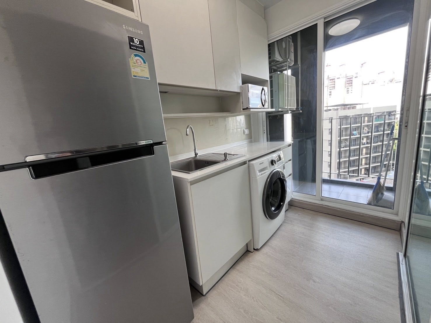 โซนพื้นที่ MRT ห้วยขวาง จอดรถได้ 2 คัน ให้เช่าห้องแบบ 2ห้องนอน 1ห้องน้ำ 1ครัวปิด คอนโด Chapter One ECO Ratchada-Huaikwang (แชปเตอร์วัน อีโค รัชดา-ห้วยขวาง) High Rise ขนาดห้อง 44 ตรม. ชั้น 6