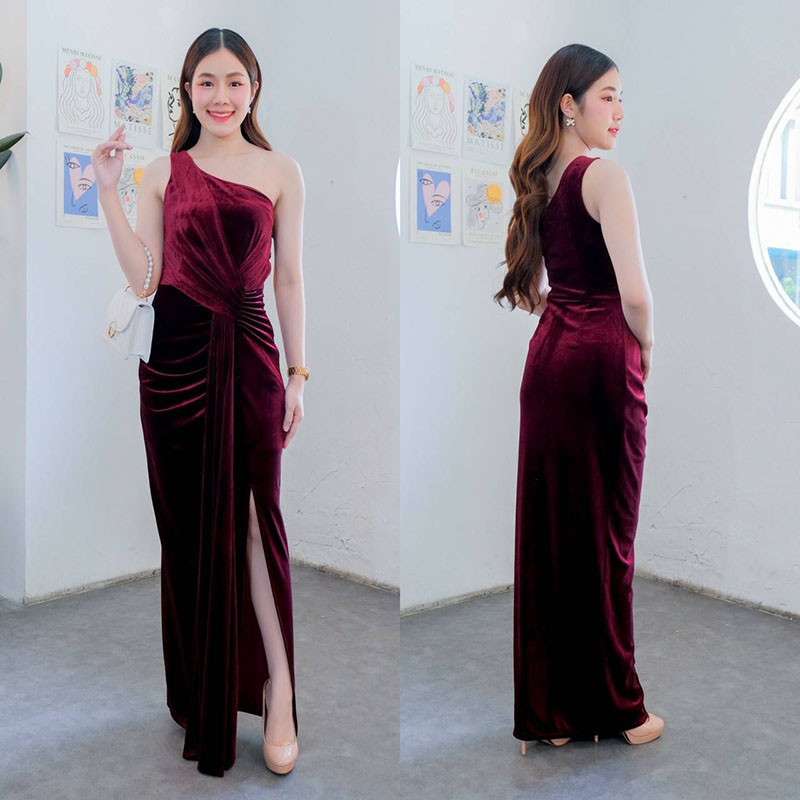 kudapy เดรสยาวสีแดง/สีนำ้เงิน/สีเขียว/สีชมพูโอรส/สีดำ ผ้ากำมะหยี่ เปิดไหล่ข้าง เดรสแต่งเหมือนผ้ามัดด้านหน้า ใส่ออกงานสวยดูดีมากๆ