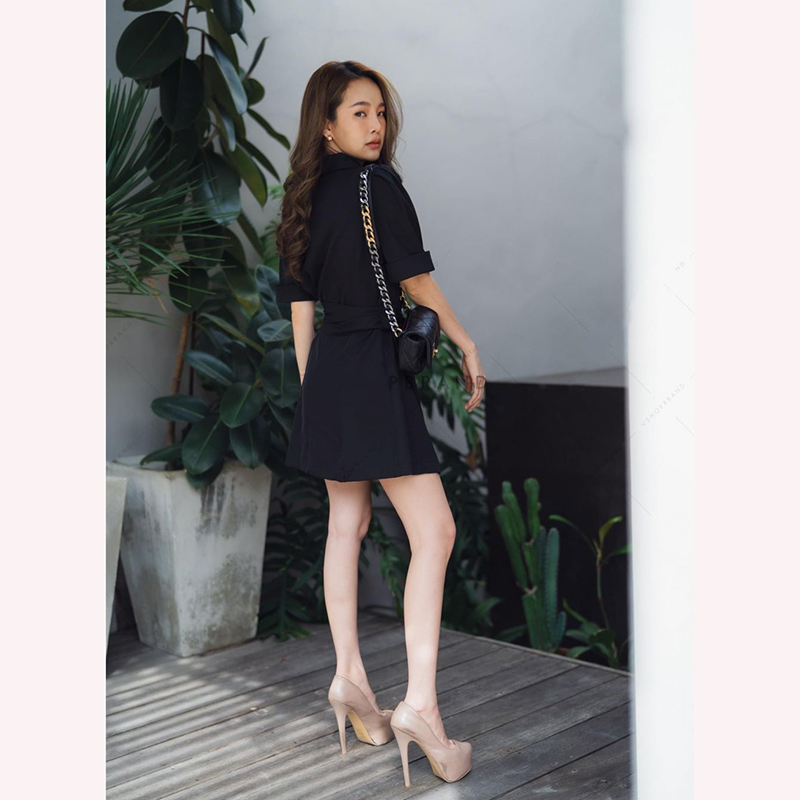 kudapy เดรสสูทกระดุมหน้า ดีไซน์เก๋ด้วยกระโปรงไขว้หน้า เนื้อผ้าทิ้งตัว