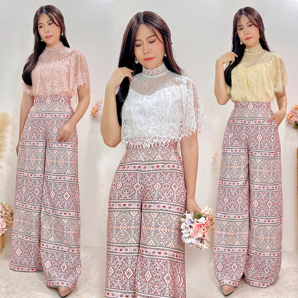 kudapy เซท 2ชิ้น เซตเสื้อลูกไม้แต่งระบายสีขาว,สีชมพู+กางเกงขาบานยาวพิมพ์ลายไทย
