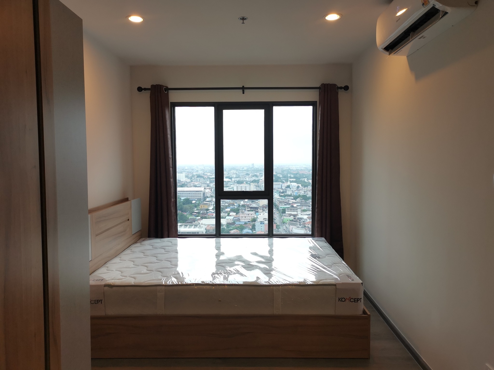 ให้เช่าคอนโด Regent Home Wutthakat (รีเจ้นท์ โฮม วุฒากาศ) โซน รถไฟฟ้า BTS วุฒากาศ Studio / 1ห้องน้ำ / ครัวแยก ขนาดห้อง 26 ตรม. ชั้น 28