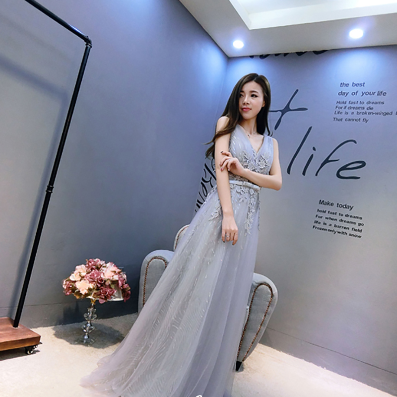 kudapy ชุดราตรียาวสีชมพู/เทา แขนกุด แต่งลายลูกไม้ ผ้าตาข่าย ข้างในปักเลื่อมสวย