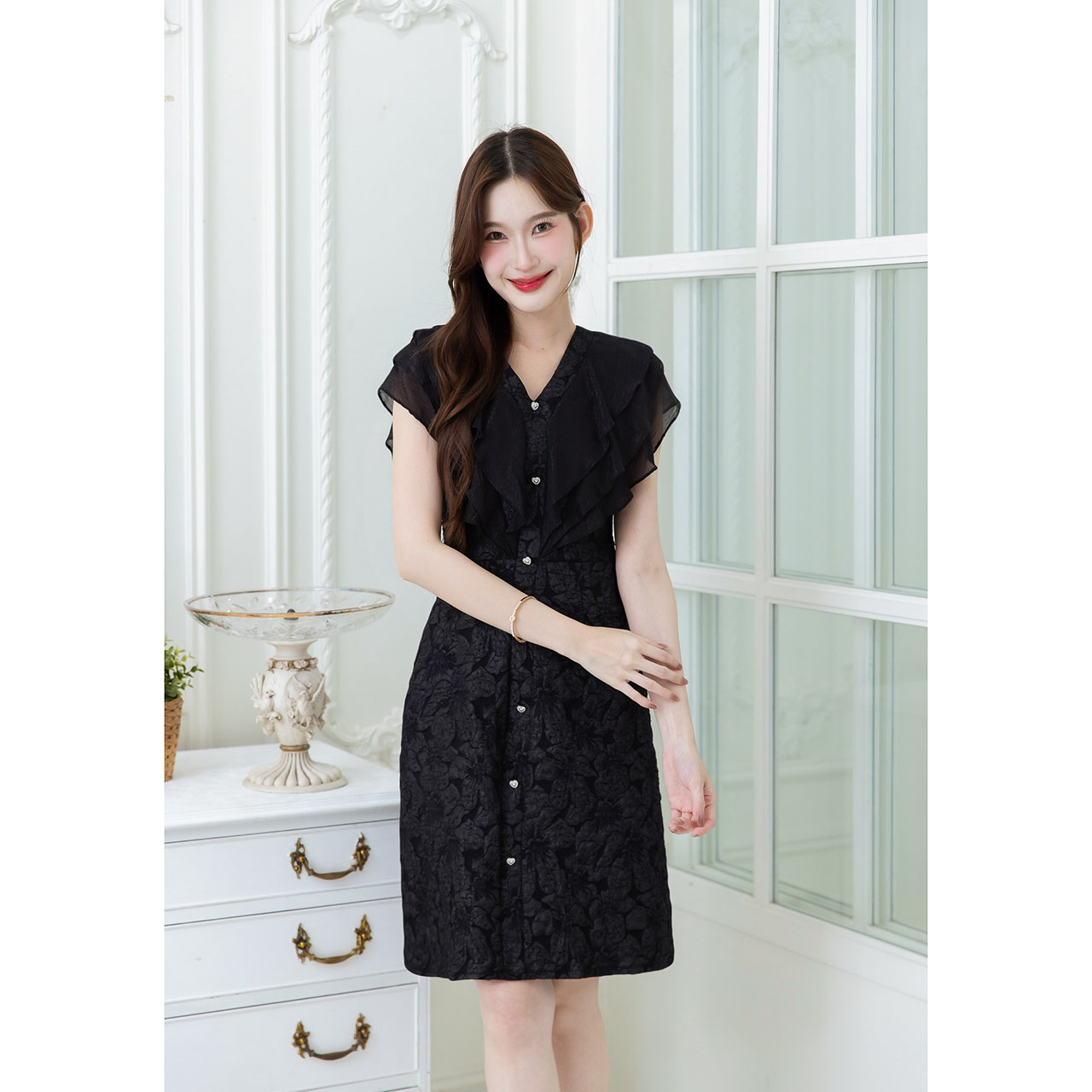 kudapy เดรสผ้าแจ็คกาด แต่งระบายสามชั้น ดีเทลแต่งกระดุมหัวใจน่ารัก เป็นซิปหลัง มีซับใน ใส่เที่ยว ทำงาน ออกงานสวยดูดี