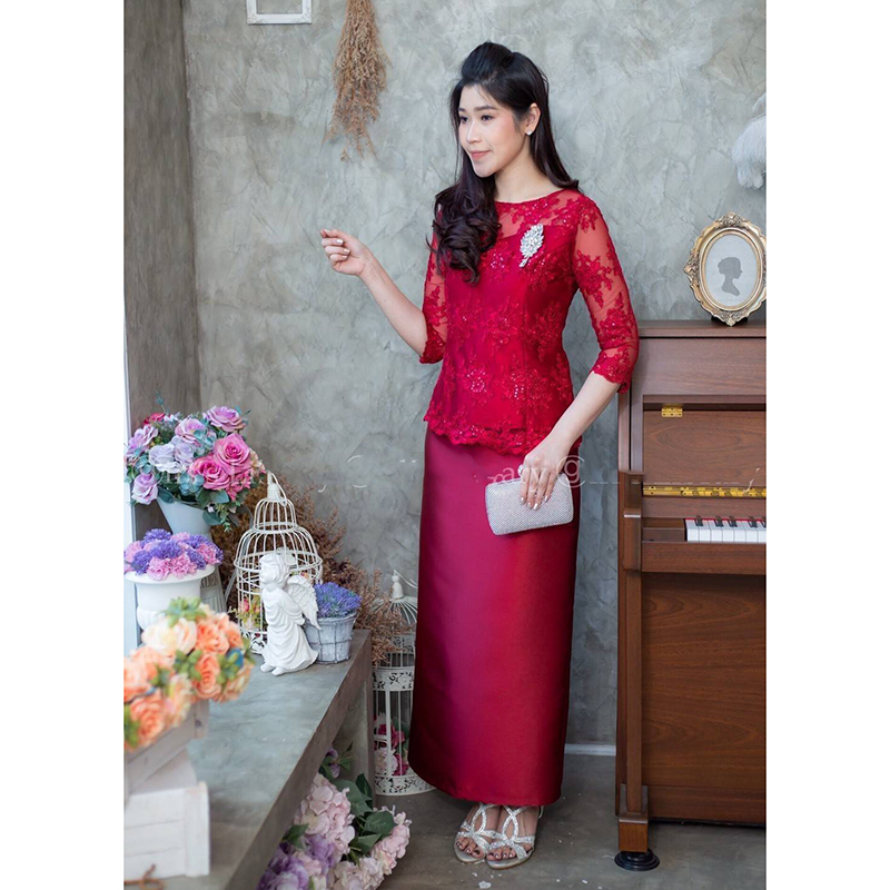 kudapy Set เสื้อลูกไม้แขนสามส่วนสีน้ำเงิน แดง โรสโกลด์ ชุดนี้ตัวเสื้อใช้ผ้าลูกไม้ปักเลื่อมอย่างดี มาพร้อมกระโปรงผ้าไหม สีพื้นทรงสอบผ้าสวย