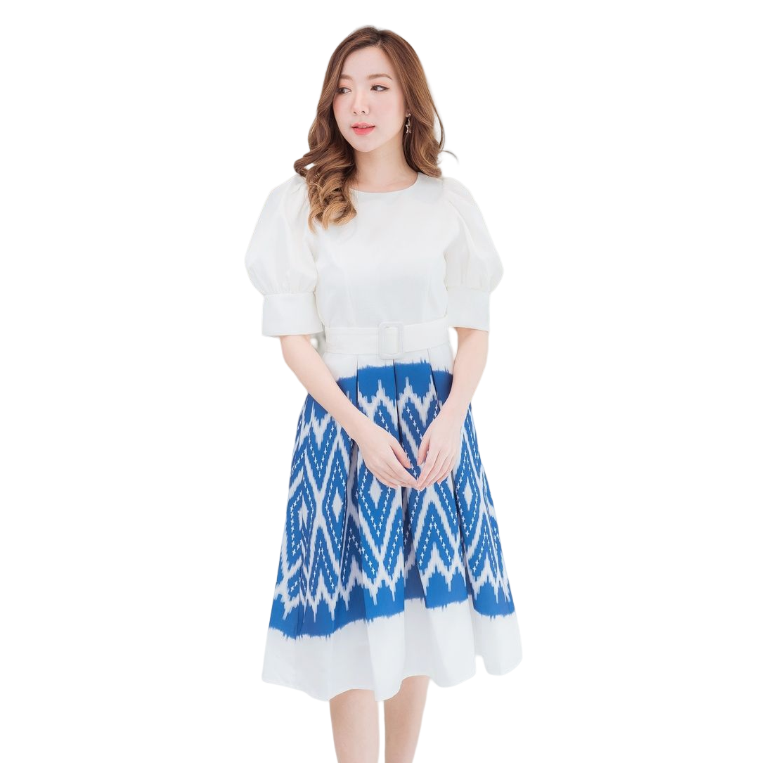 kudapy เดรสสั้นผ้าไทยคอกลมแขนตุ๊กตาสีฟ้าขาว/สีแดงฟ้า มีเข็มขัดผ้ารัดเอว เดรสลายไทยทรงบาน