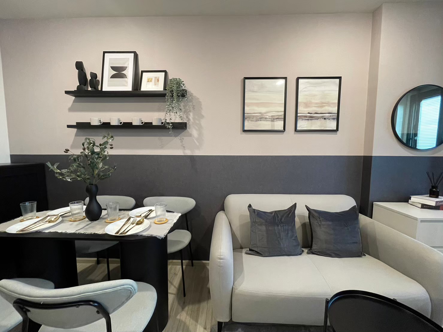 ให้เช่าห้องแบบ 1ห้องนอน 1ห้องน้ำ 1ครัวแยก โซนพื้นที่ MRT ห้วยชวาง คอนโด XT Huaikhwang (เอกซ์ที ห้วยขวาง) High Rise ขนาดห้อง 35 ตรม. ชั้น 12 ตึก B