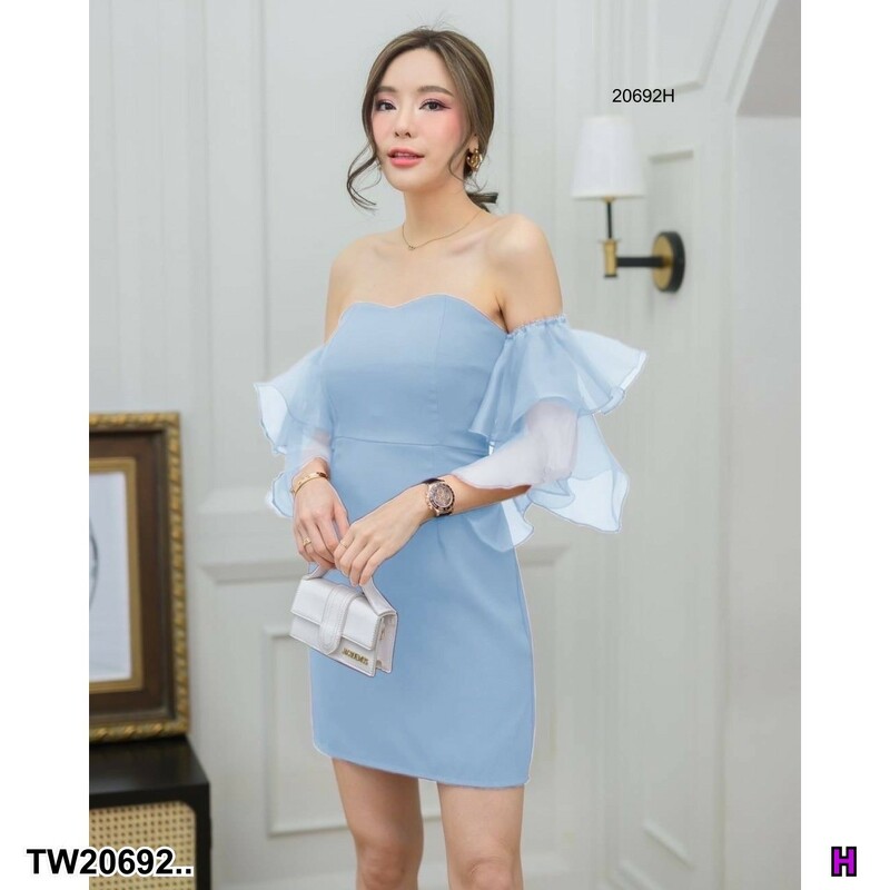 kudapy เดรสปาดไหล่แขนผ้าแก้ว สม็อกหลัง+ซิป งานเเพทเทิรน์สวย งานสวยดูหรู