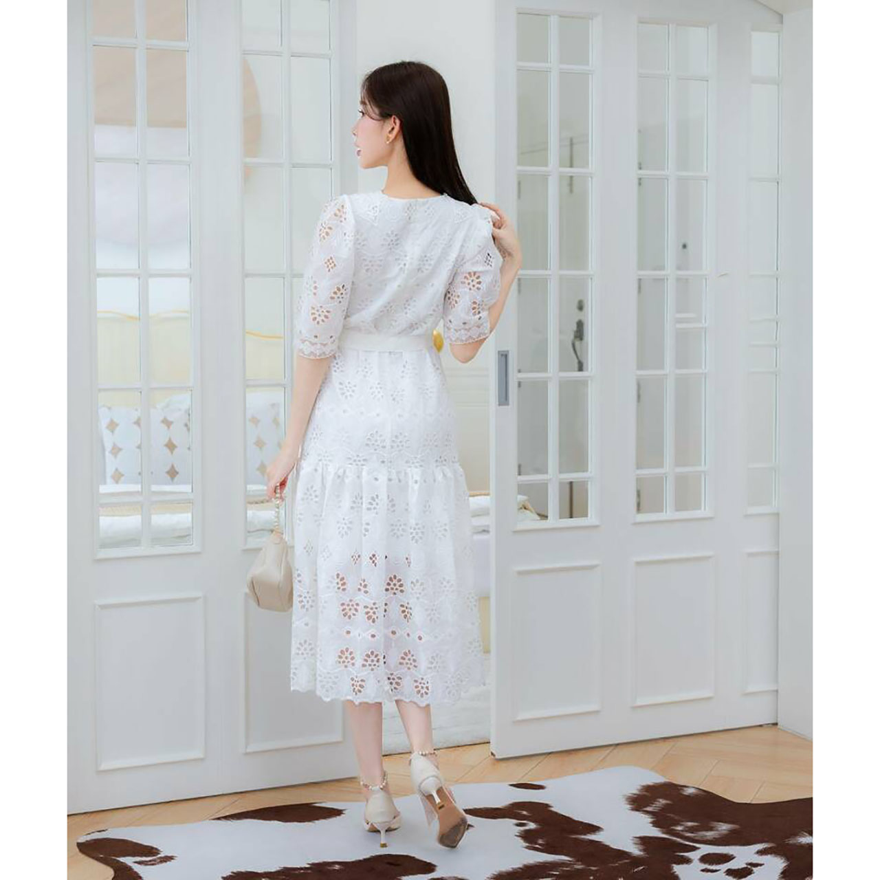 kudapy เดรสยาวสีขาว ลายผ้าปักลูกไม้สีขาว