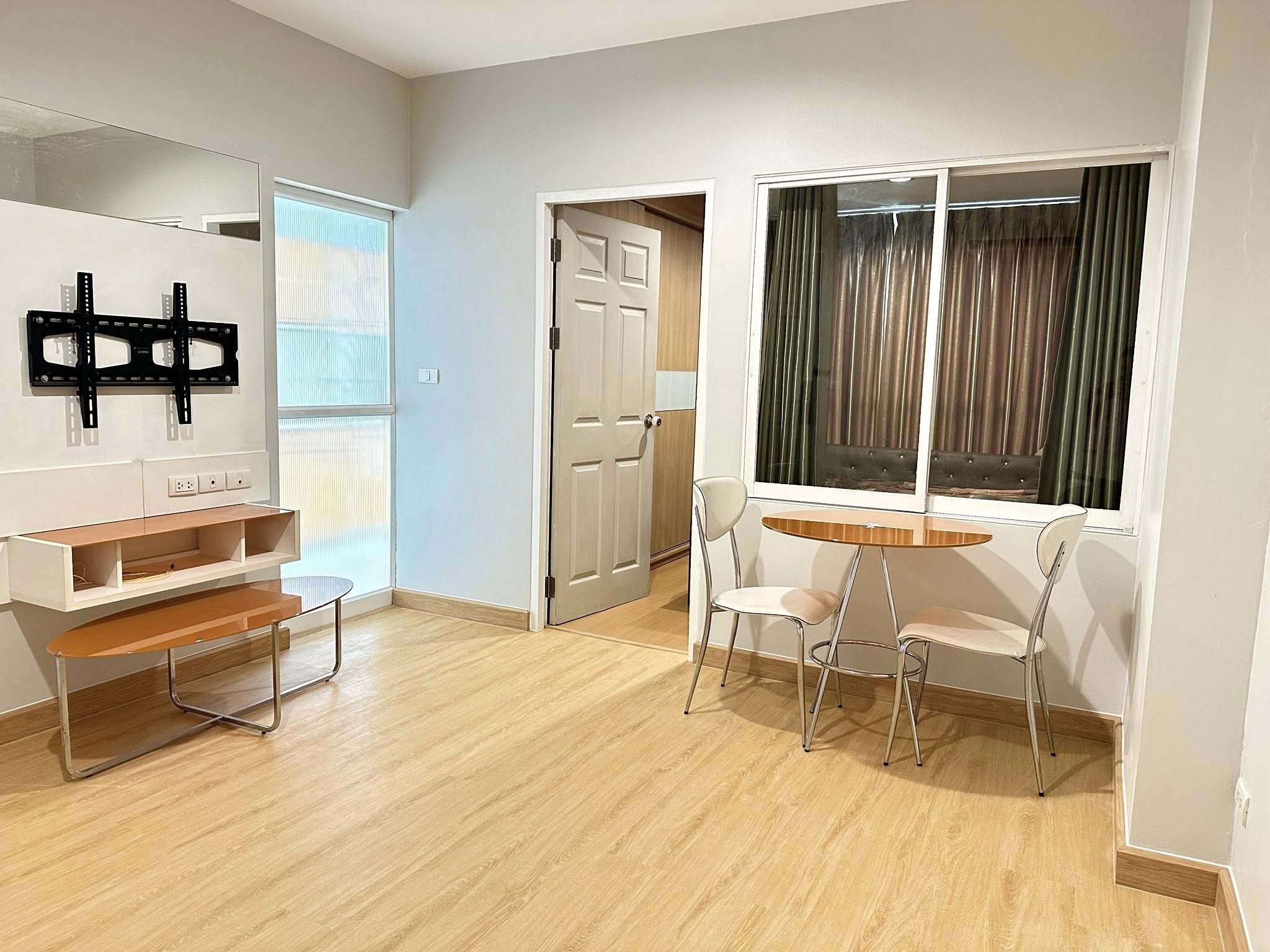 ขายคอนโด Life @ Ratchada - Huay Kwang (ไลฟ์ แอท รัชดา - ห้วยขวาง) High Rise โซนพื้นที่ MRT ห้วยขวาง ห้องแบบ 1ห้องนอน 1ห้องน้ำ 1โซนครัวปิด ขนาดห้อง 41 ตรม. ชั้น 8