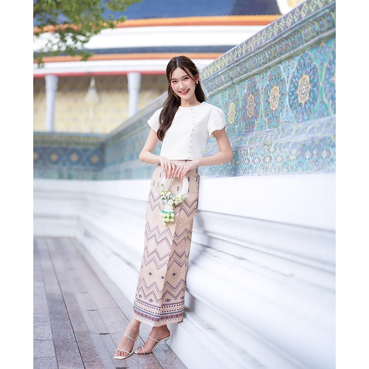 kudapy เซ็ตเสื้อแขนกลีบบัว+กระโปรงลายไทยสีครีม