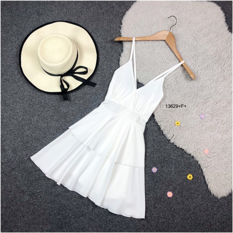 kudapy ดรสสั้นเว้าอกไปทะเล เว้าหลัง ผูกเชือกรัดเอวด้านหลังนะคะ กระโปรงแต่งชั้นระบาย2ชั้น