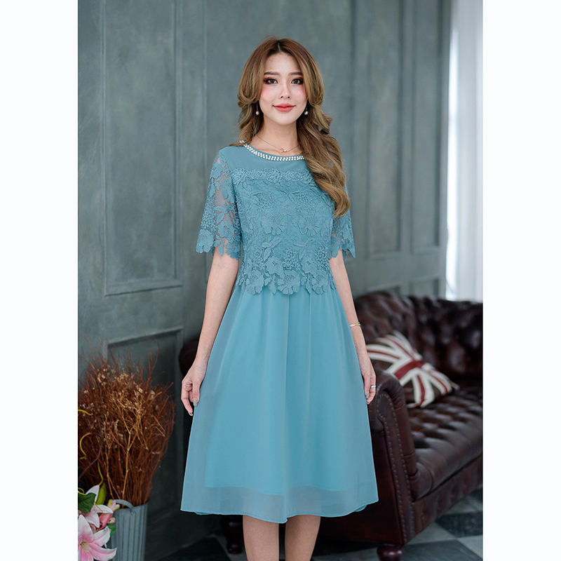 kudapy เดรสสั้นสีฟ้าอมเขียว/สีชมพู ลูกไม้สวยหวาน ด้านบนเป็นเสื้อลูกไม้เนื้อดีลายสวยหวาน มีดีเทลแต่งอกและรอบคอด้วยลูกไม้+มุก