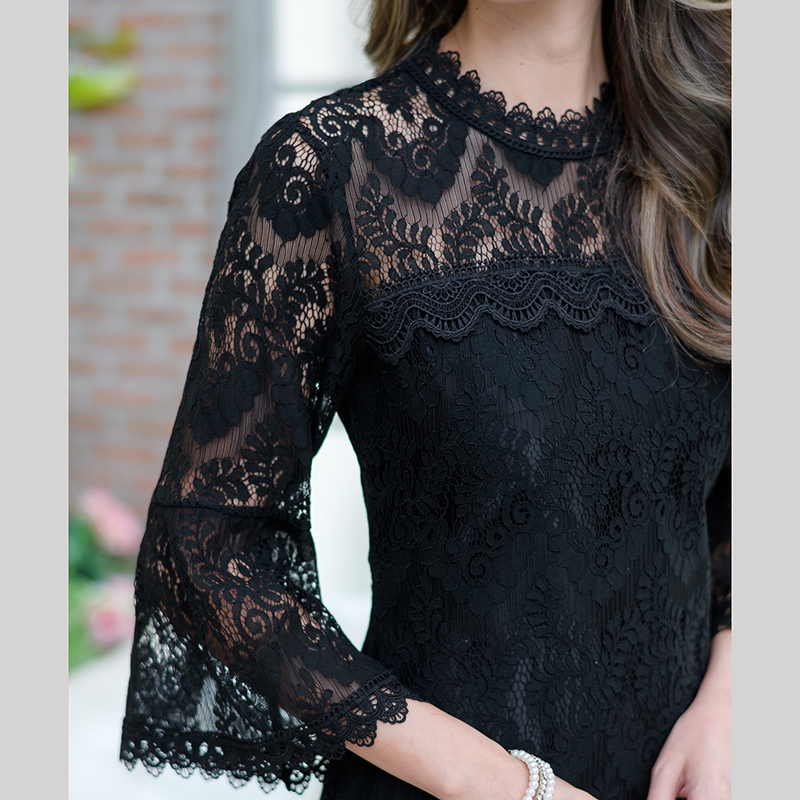 kudapy เดรสลูกไม้เนื้อนิ่มสีดำ/สีชมพุ คอกลม แขนยาวปลายแขนบานระบาย งานมีซับในแบบใส่ง่าย แต่งซิปด้านหลังค่ะ