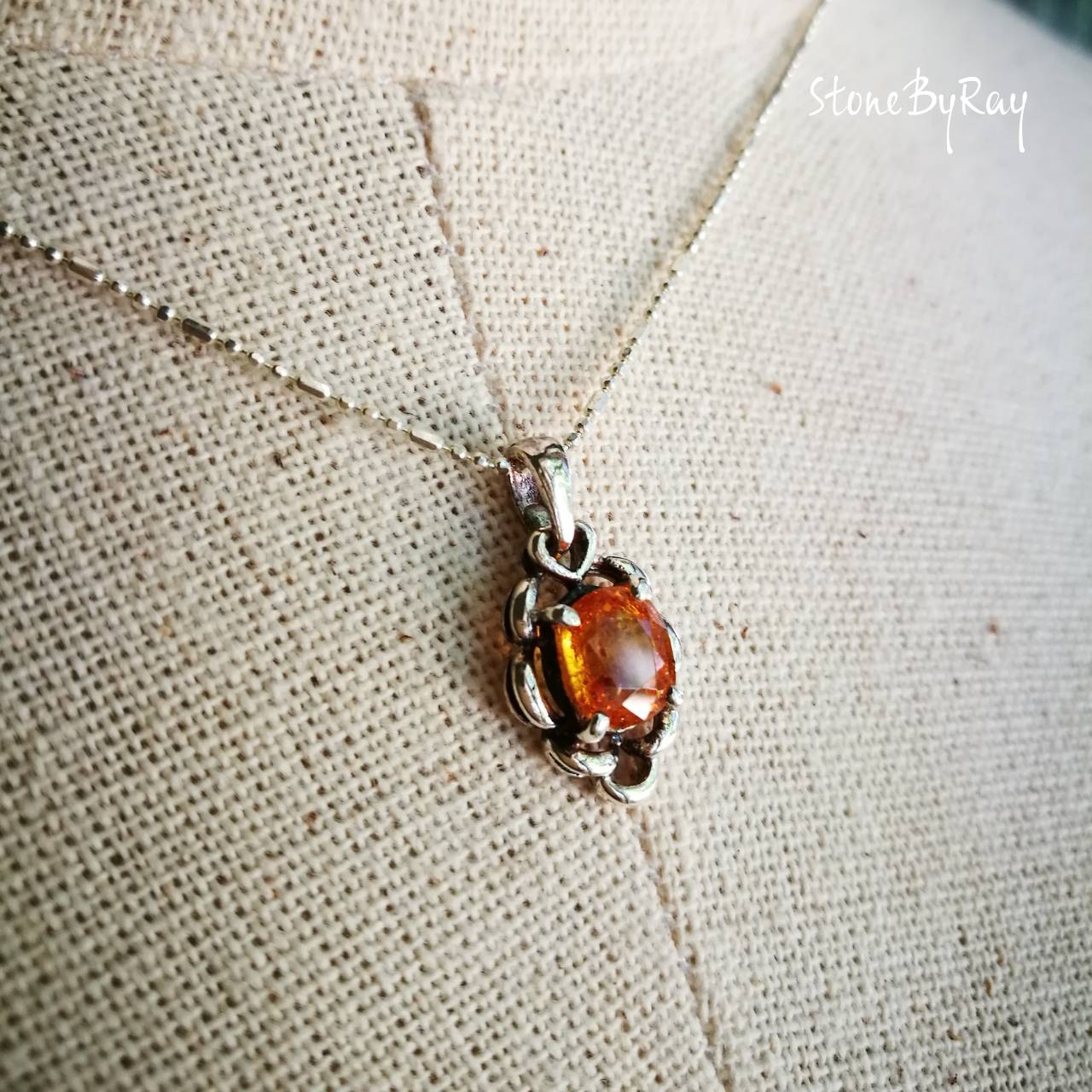 สร้อยคอเงินจี้พลอยโกเมนสีส้ม[Spessartine]