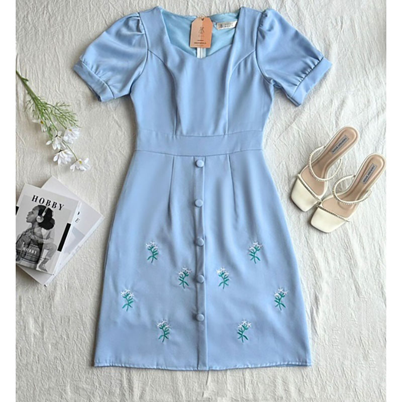 kudapy เดรสสั้นสีชมพู/สีกรม/สีฟ้า ผ้าปักกระโปรงเข้ารูป แต่งกระดูมหน้ากระโปรงสวยดูดี