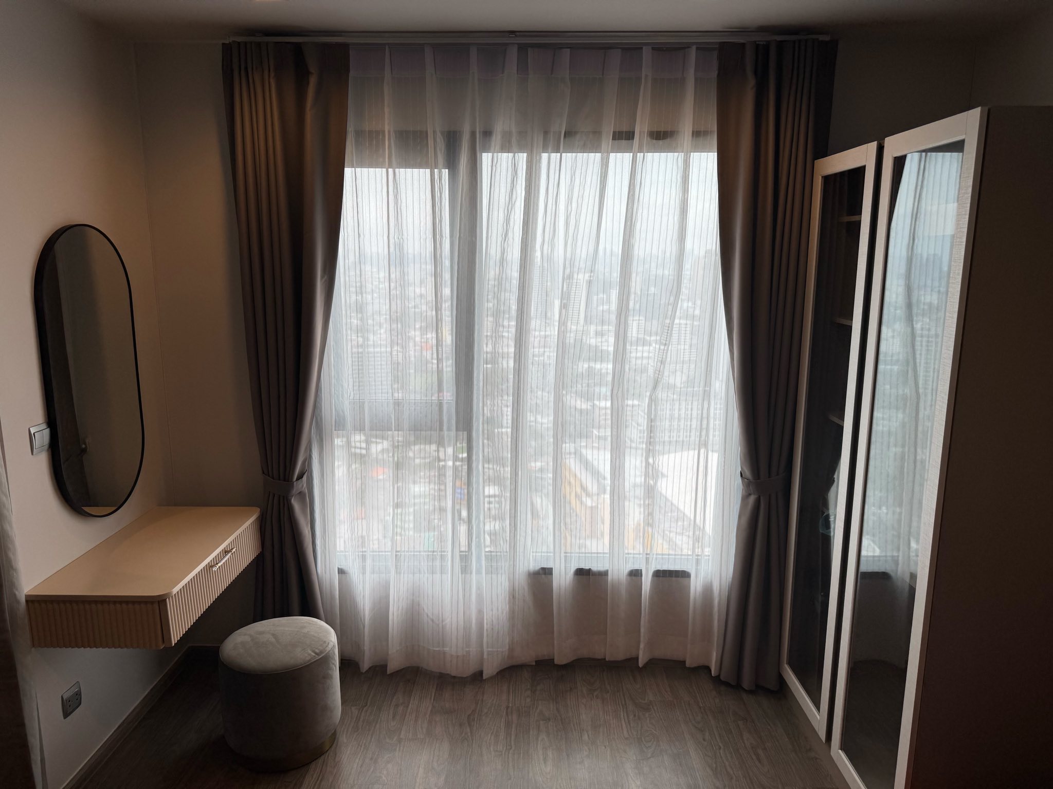 High Rise โซนพื้นที่ BTSห้าแยกลาดพร้าว ให้เช่าห้องแบบ Studio 1ห้องน้ำ 1ครัวปิด คอนโด Life Ladprao Valley (ไลฟ์ ลาดพร้าว แวลลีย์) ขนาดห้อง 29 ตรม. ชั้น 41