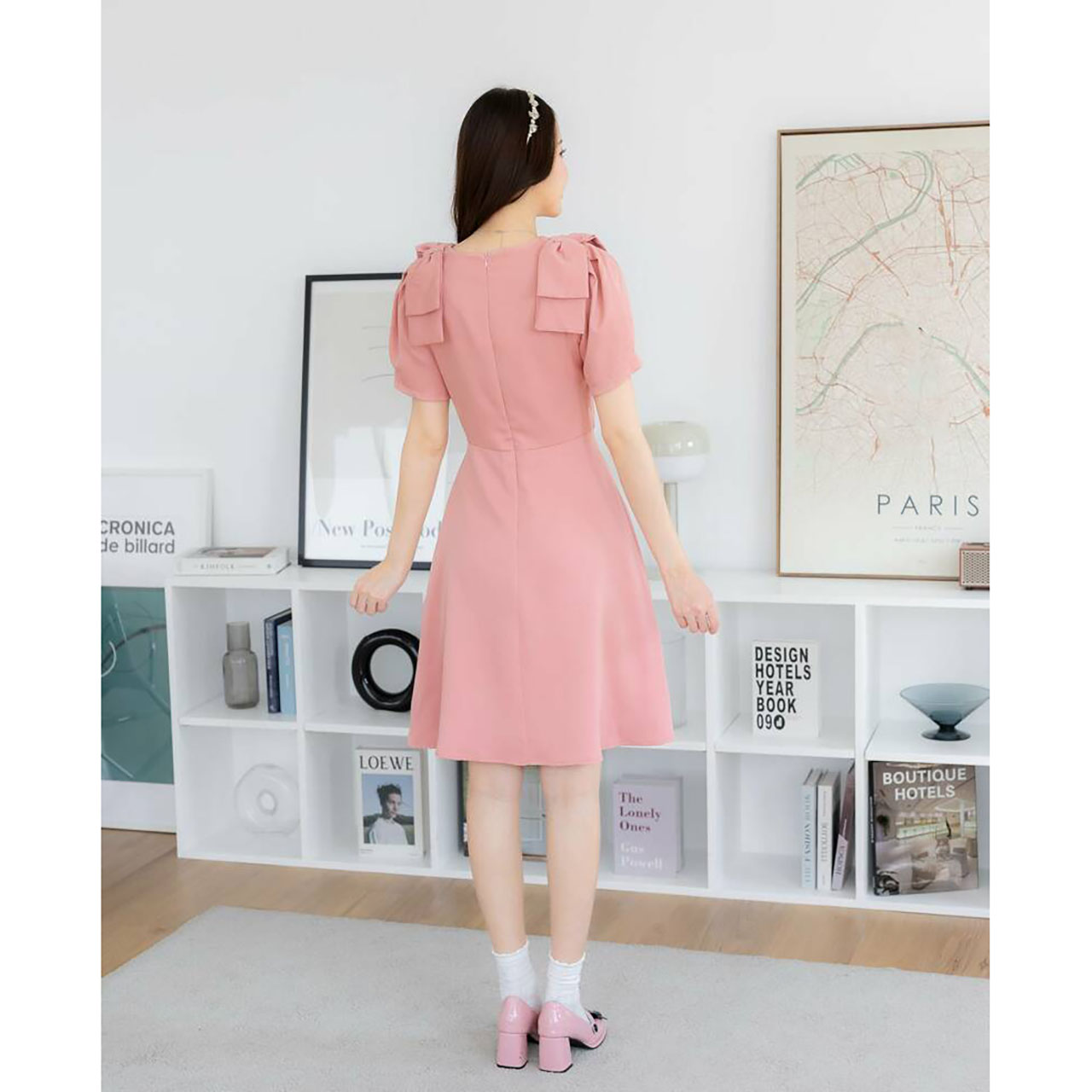 kudapy เดรสสั้นสีม่วง/สีชมพู/สีกรม ผ้าพื้นกระโปรงบานโบว์ไหล่