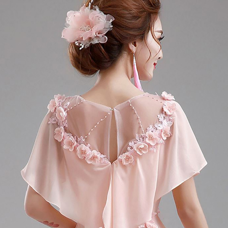 kudapy ชุดราตรียาวสีชมพู/สีขาว ชุดราตรีปิดไหล่ผ้าชีฟอง แต่งดอกและลูกปัดสวยตามแบบ