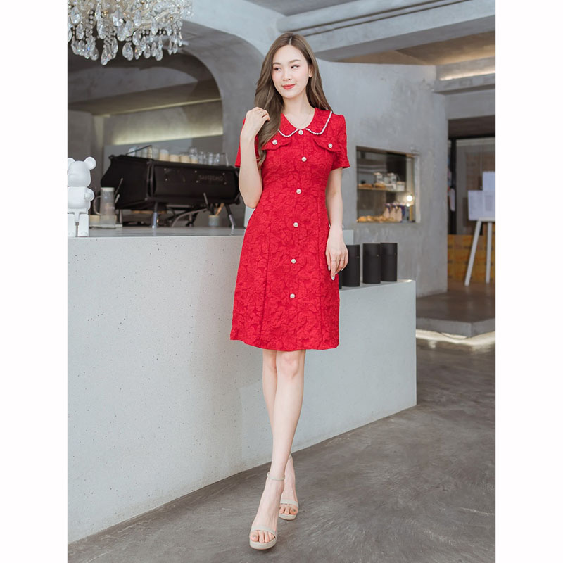 kudapy เดรสสั้นสีแดง ผ้าทอลายนูนแต่งกระดุม ใส่ออกงาน ใส่งานตรุกจีน