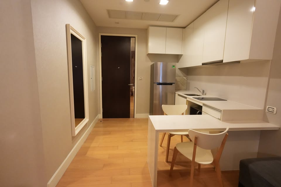 ปล่อยเช่า Equinox Phahol Vibha : คอนโดอีควิน็อคซ์ พหล-วิภา - โซนพื้นที่ BTS หมอชิต ห้าแยกลาดพร้าว 1ห้องนอน 1ห้องน้ำ 1ห้องนั่งเล่น - ขนาดห้อง 40 ตรม. ชั้น 33 - ให้เช่า 18,900 ต่อเดือน