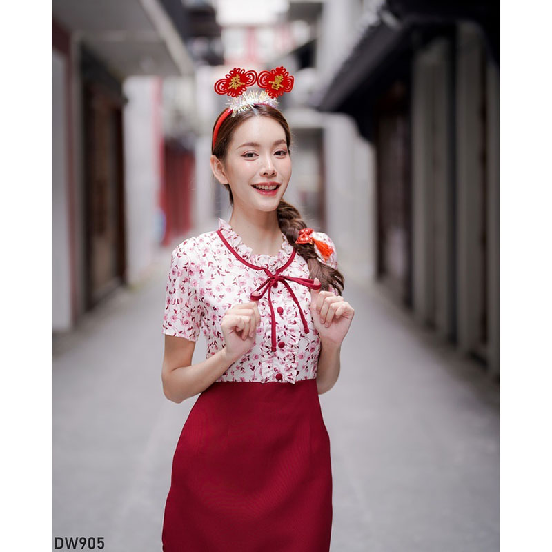 kudapy เดรสสั้นสีแดง/สีกรม/สีน้ำตาล ลายดอกอกแต่งระบาย