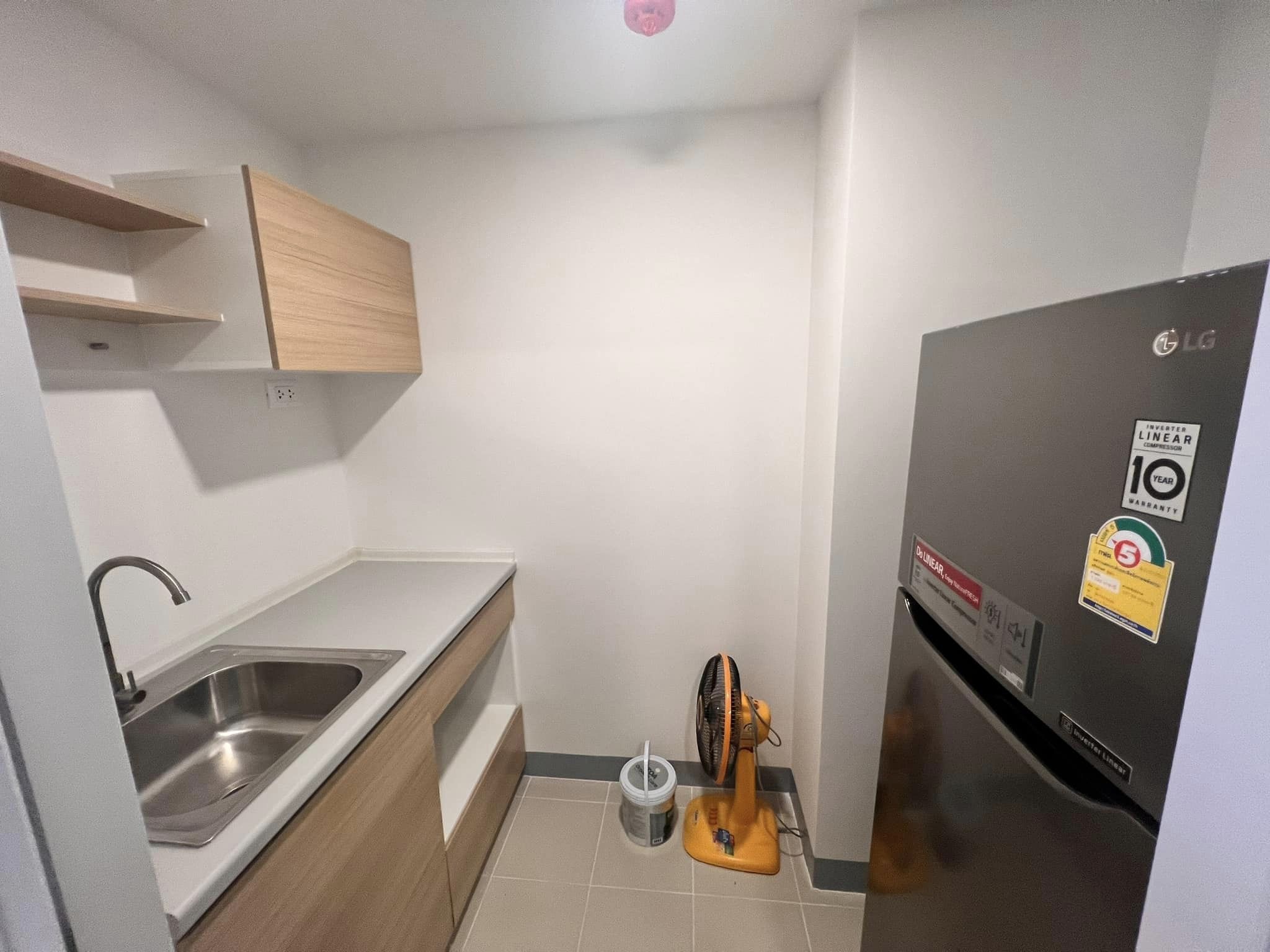 ให้เช่าคอนโด เสนาคิทท์ บีทีเอส สะพานใหม่ (SENA Kith BTS Saphanmai) - ตกแต่งเฟอร์ครบห้องพร้อมอยู่มีเครื่องซักผ้า - การเดินทาง: ใกล้ BTS สะพานใหม่และสายหยุด