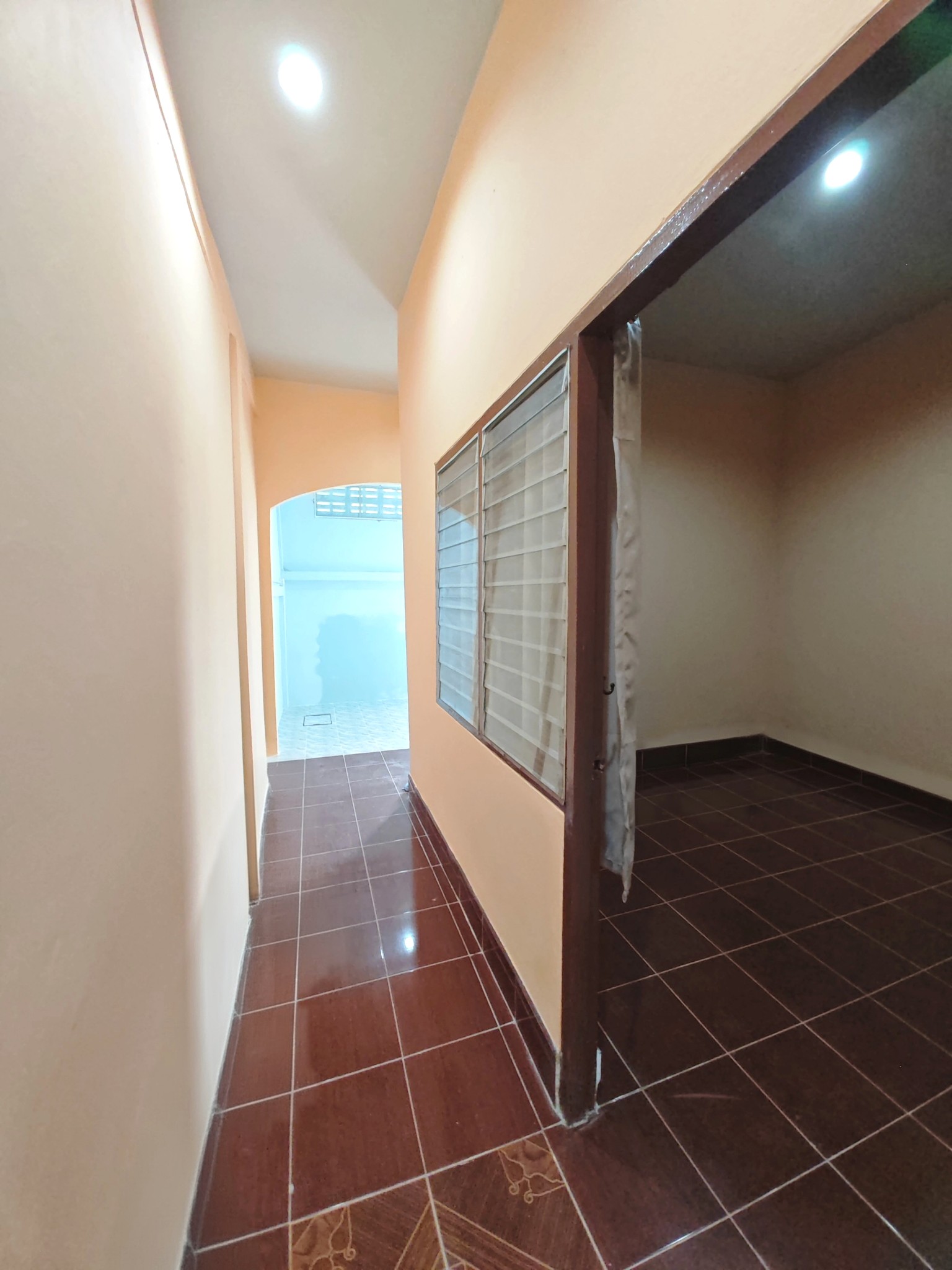 บ้านแสงตะวัน คลอง 11 ธัญบุรี ปทุมธานี ตกแต่งใหม่ 2 ชั้น ฟรีเฟอร์นิเจอร์ กู้ธนาคารหรือผ่อนบริษัทได้2 Storey Town House Thayaburi Pathum Thani 0909897810