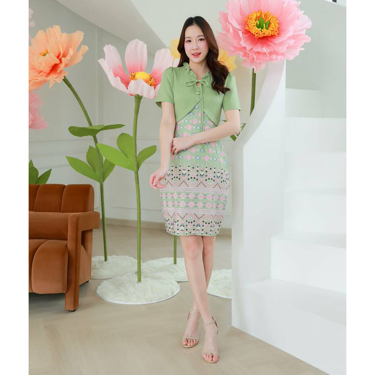 kudapy เดรสสั้น กั๊กเข้ารูปกระโปรงลายไทย ผ้าใส่สบายสวยดูดี