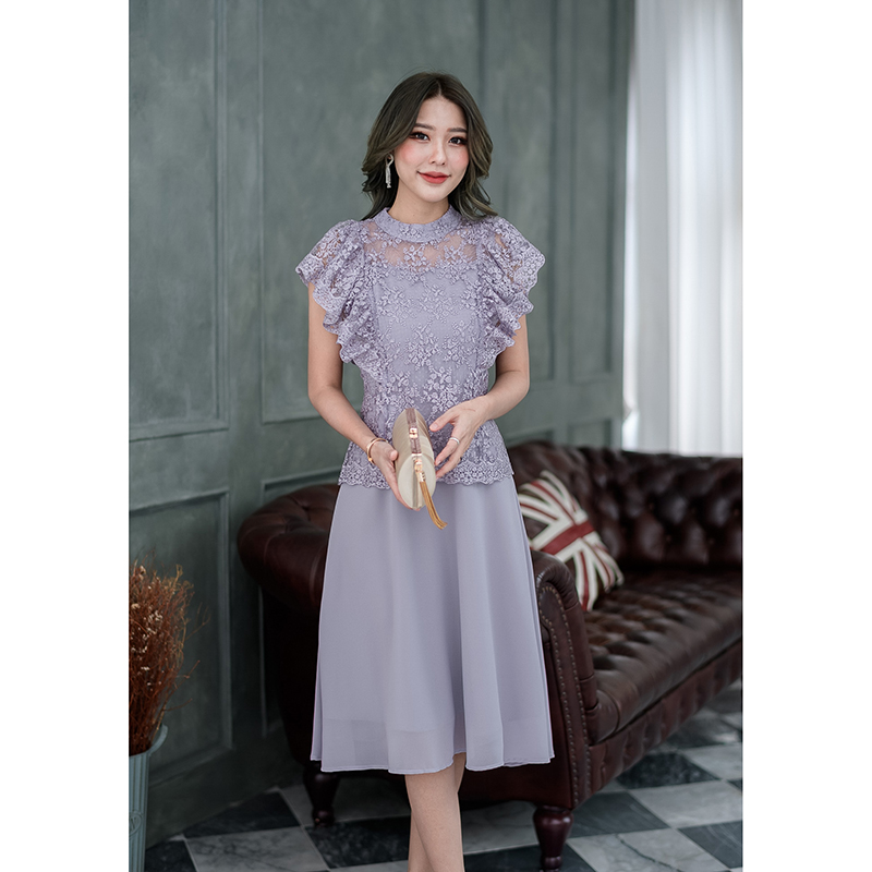 kudapy เดรสสั้นสีเทา/สีชมพู งานลุกไม้ปักผ้าเงา ปักลายแน่น ดีไซน์ช่วงแขนเป็นปีกผีเสื้อคลุมไหล่พอดี