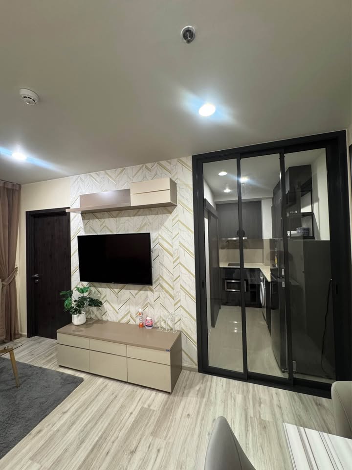 ให้เช่าคอนโด XT Huaikhwang (เอกซ์ที ห้วยขวาง) โซนพื้นที่ MRT ห้วยขวาง ห้องแบบ 1ห้องนอน / 1ห้องน้ำ / โซนครัวปิด ขนาดห้อง 35 ตรม. ชั้น 15