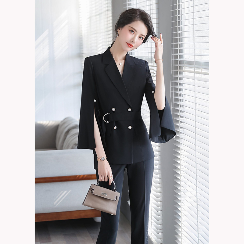 kudapy ชุดสูททำงานผู้หญิงสีพีช/สีขาว/สีดำ กระดุมมุกพร้อมกางเกง เสื้อจะเป็นทรงปล่อยมีเข็มขัดผ้ารัดเป็นปกป้าน