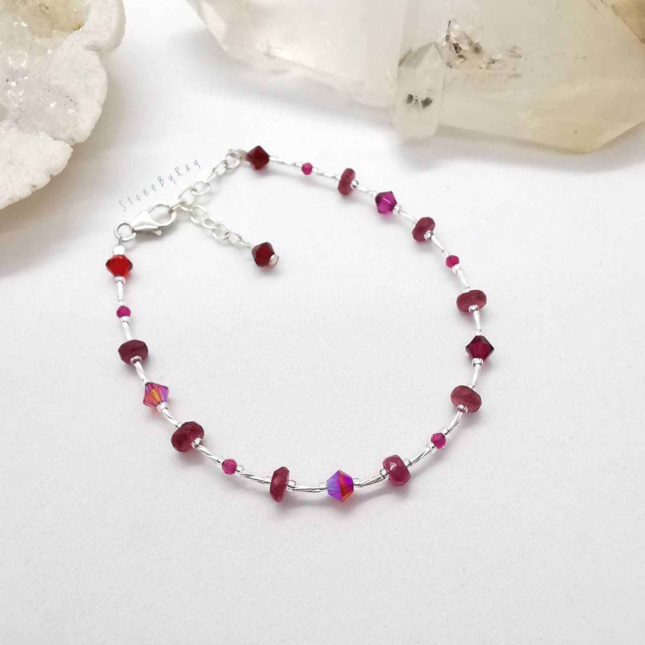 สร้อยข้อมือเงินดีไซน์กับทับทิมเจียรเหลี่ยม(Ruby)