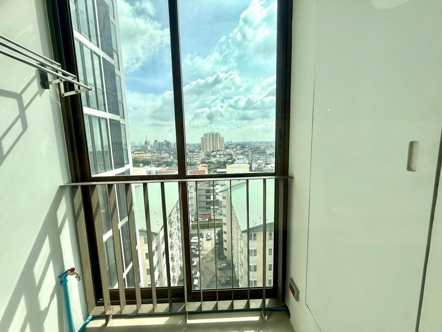 ชื่อโครงการ IDEO Mix Sukhumvit 103 (ไอดีโอ มิกซ์ สุขุมวิท 103) ให้เช่า Studio 1น้ำ ขนาด 23 ตรม ชั้น 12A ราคา 11,000