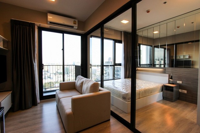 ให้เช่าและขาย Condolette Midst Rama 9 (คอนโดเลต มิสท์ พระราม 9)