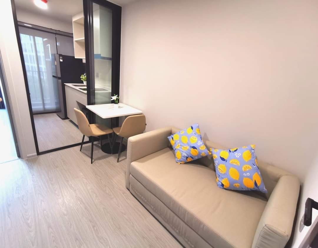 ให้เช่าคอนโด แอทโมซ โอเอซิส อ่อนนุช (Atmoz Oasis Onnut) - ห้องน่าอยู่มาพร้อมทีวี 55 นิ้ว มีเครื่องซักผ้า - การเดินทาง: BTS สถานีศรีนุช(สายสีเหลือง)เพียง400 เมตร