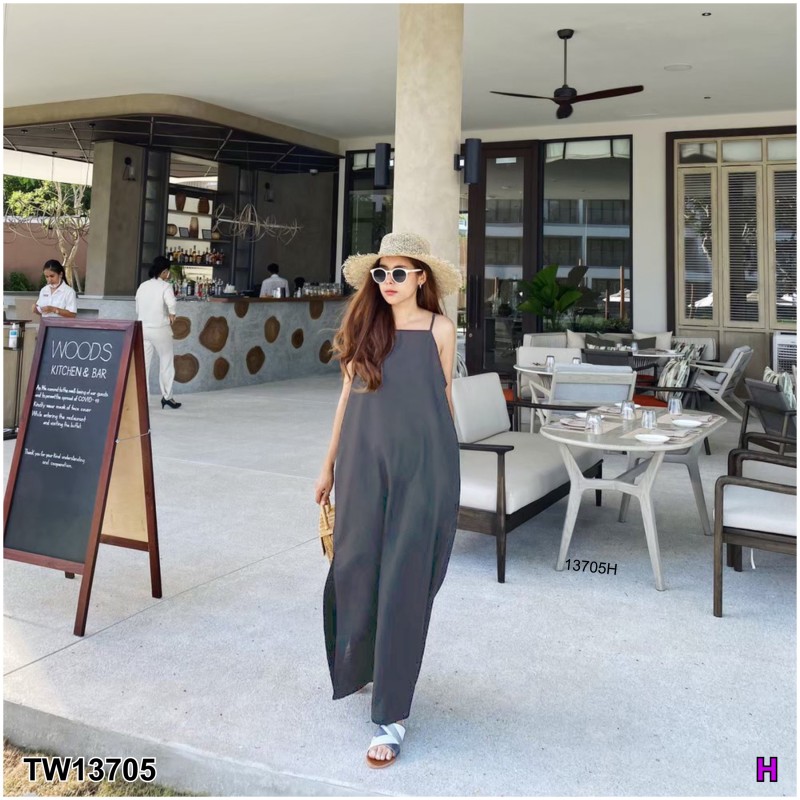 kudapy Maxi Dress เดรสยาวสีครีม ดำ เขียว เหลือง โอรส เทาเข้ม สายเดี่ยว เนื้อผ้าลินิน มีกระเป๋าข้างสองข้าง เรียบ หรู