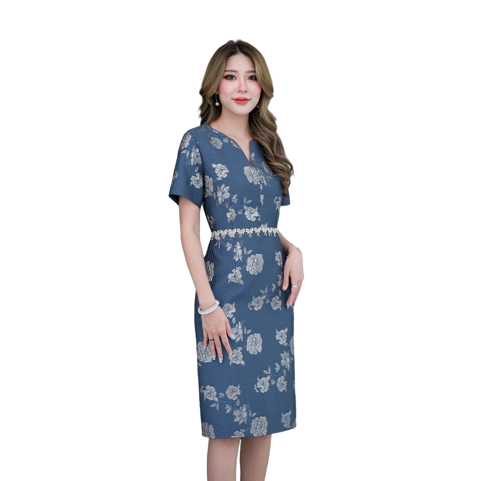 kudapy เดรสสั้นไปงานลายกุหลายดอกใหญ่สวยมากค่ะ สีกรมม่วง/สีฟ้าคราม/สีน้ำตาล ทรงเอเข้ารูปสวยตามแบบ มีซับใน ซิบหลัง