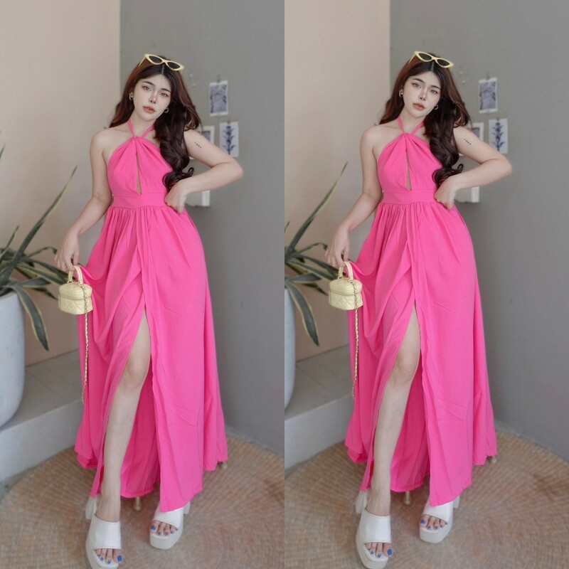 kudapy Maxi Dress ไปทะเล แม็กซี่เดรสเชือกคล้องคอ เดรสผ้าไหมอิตาลี่ สีพื้น ผ่าแหวกหน้า