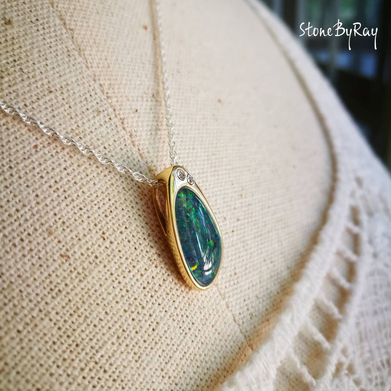 สร้อยคอเงินจี้พลอยโอปอล(Opal Triplet)