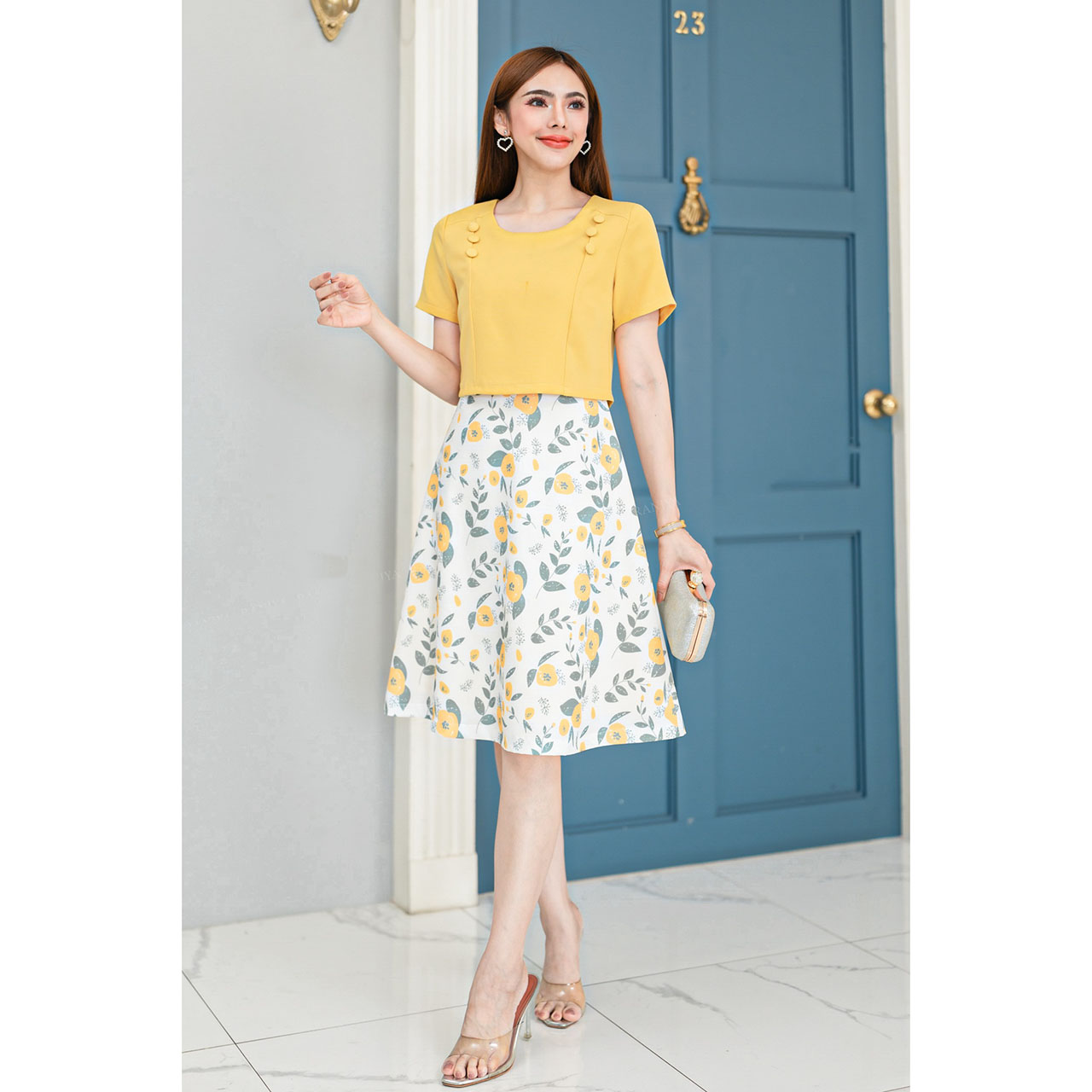 kudapy เดรสผ้าโพลีเอสเตอร์ กั๊กแต่งกระดุม กระโปรงทรงเอลายดอกไม้ ทรงสวยมากๆ มีซิปซ่อนหลังและซับใน