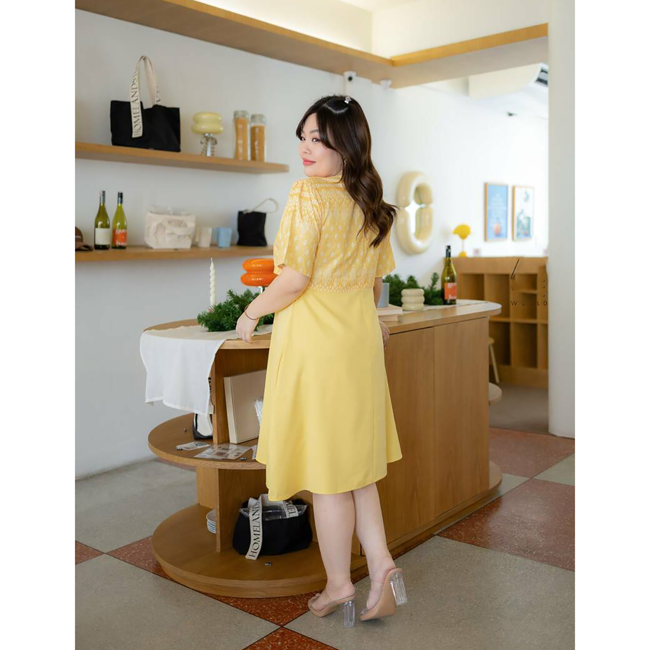 kudapy เดรสลายไทยแต่งเสื้อกระดุม 1 เม็ด