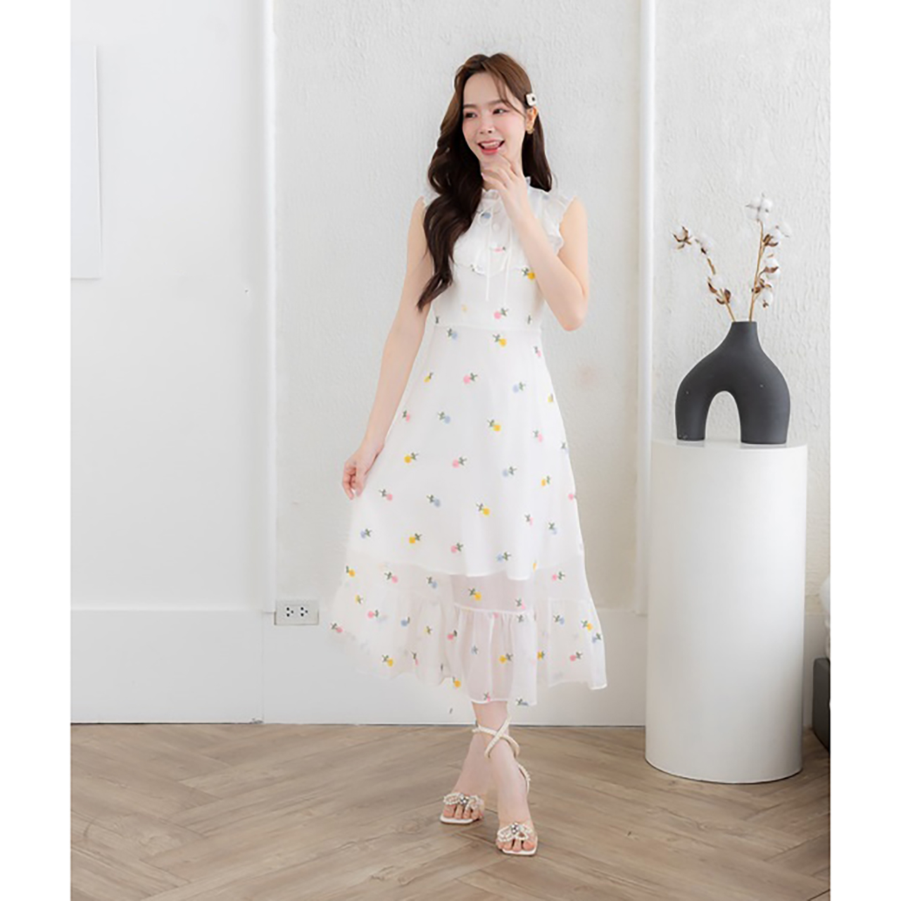 kudapy เดรสยาวสีชมพู/สีขาว คอตตอนปักแต่งผ้าฉลุ