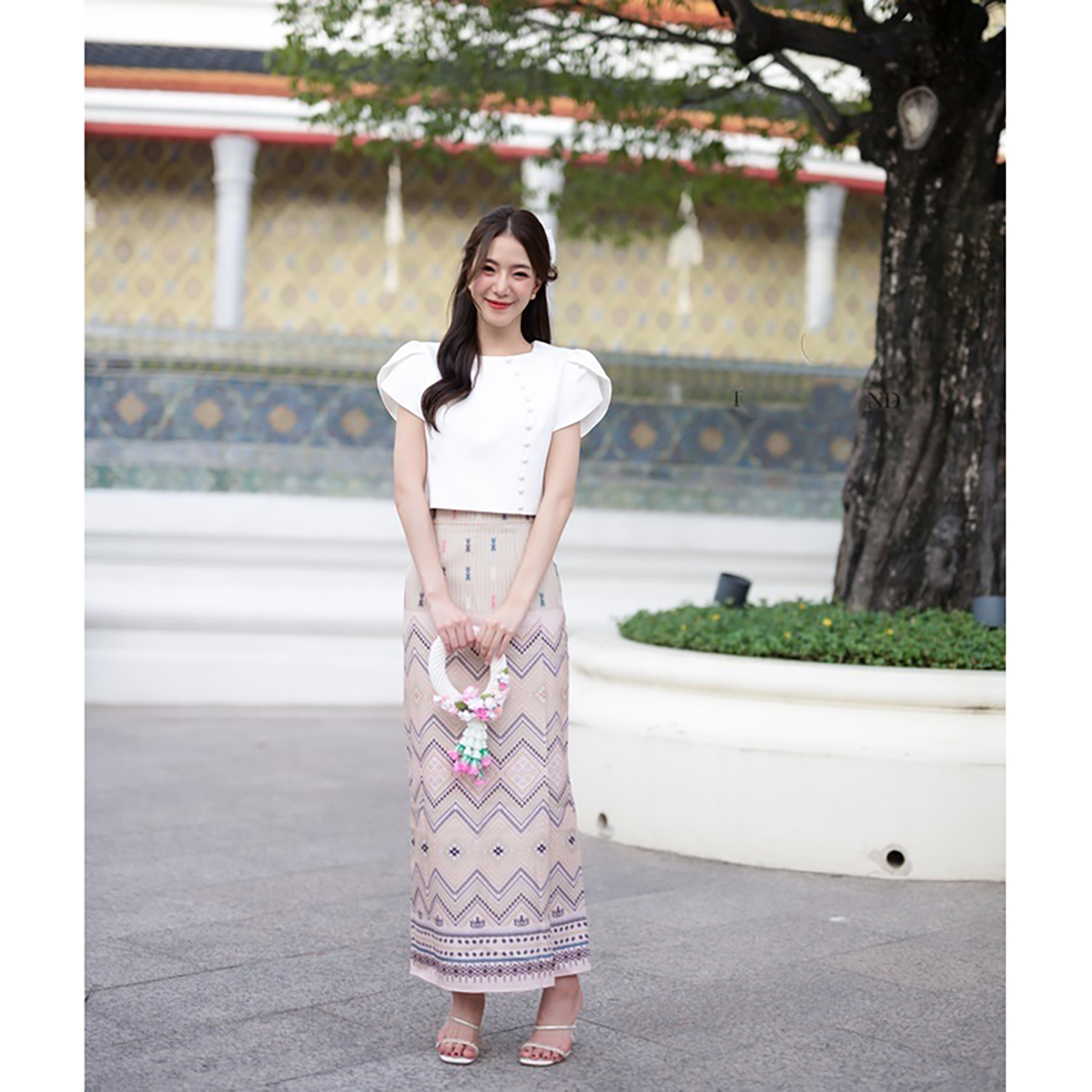 kudapy เซ็ตเสื้อแขนกลีบบัว+กระโปรงลายไทยสีครีม